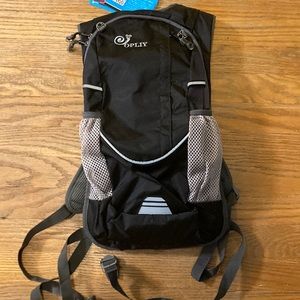 Opily. Black hydration bag 2 L